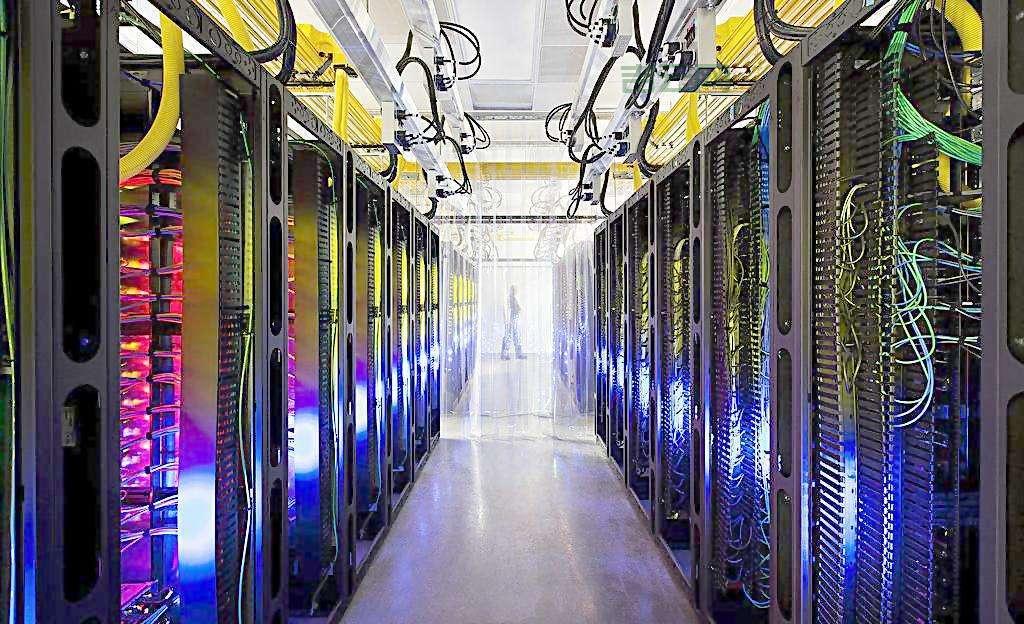 衡天主机：高性能香港服务器与美国主机托管服务