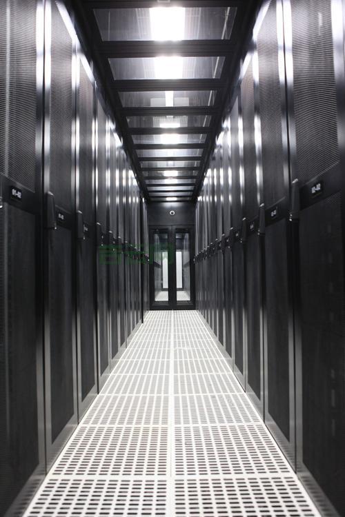 StarsDNS服务器托管：快速响应，顶级域名解析