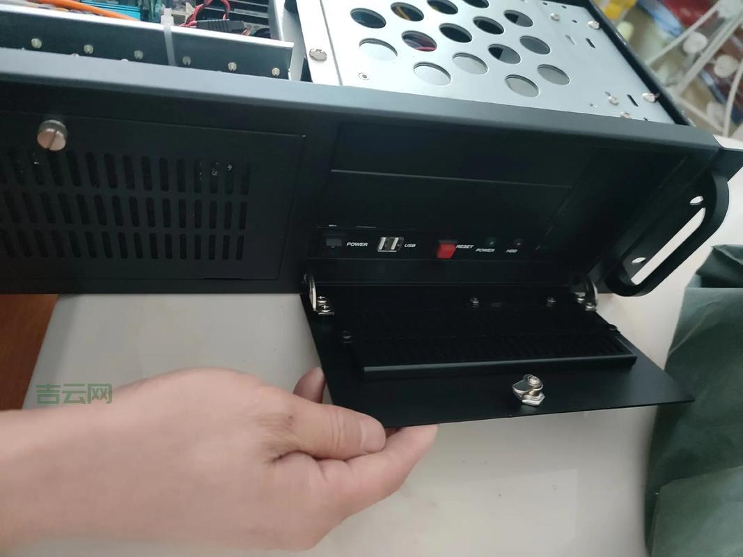 租用服务器找RAKsmart，万兆美服务器稳定安全